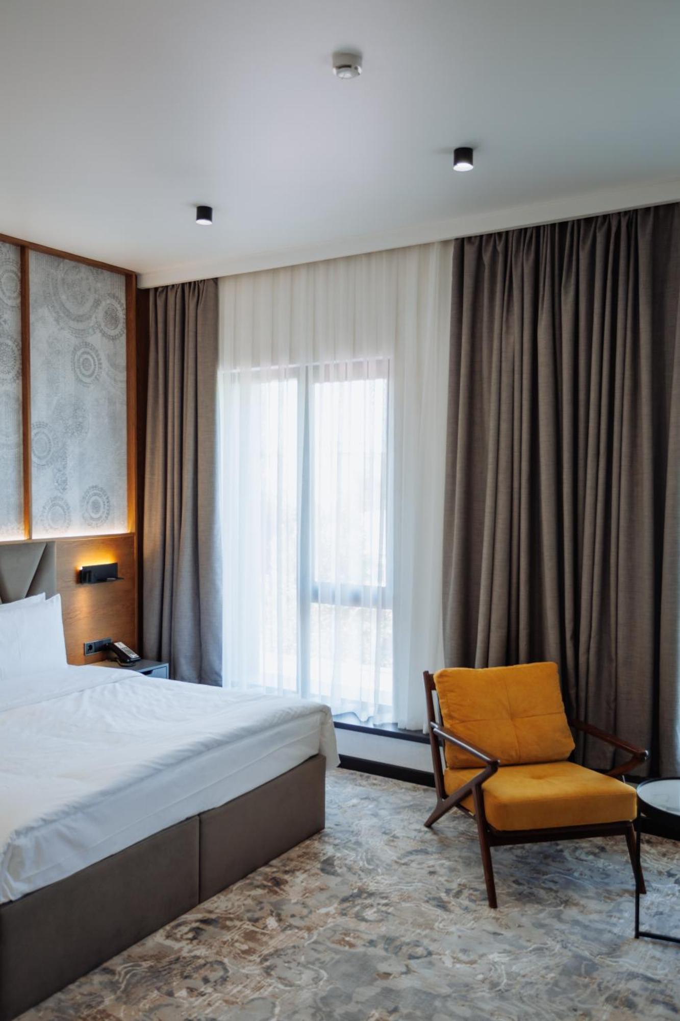 Aurum Garden Hotel Simkent Kültér fotó