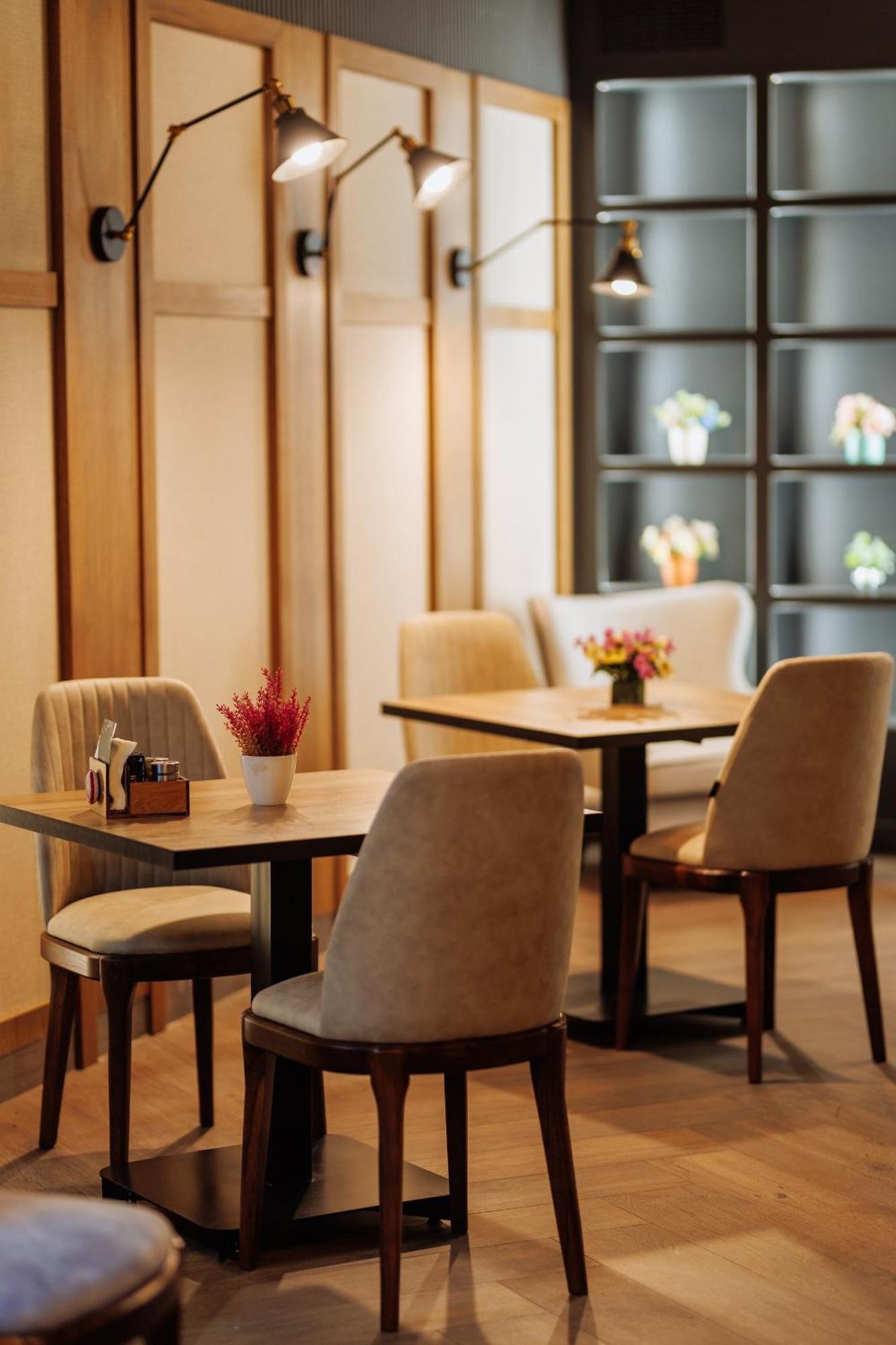 Aurum Garden Hotel Simkent Kültér fotó